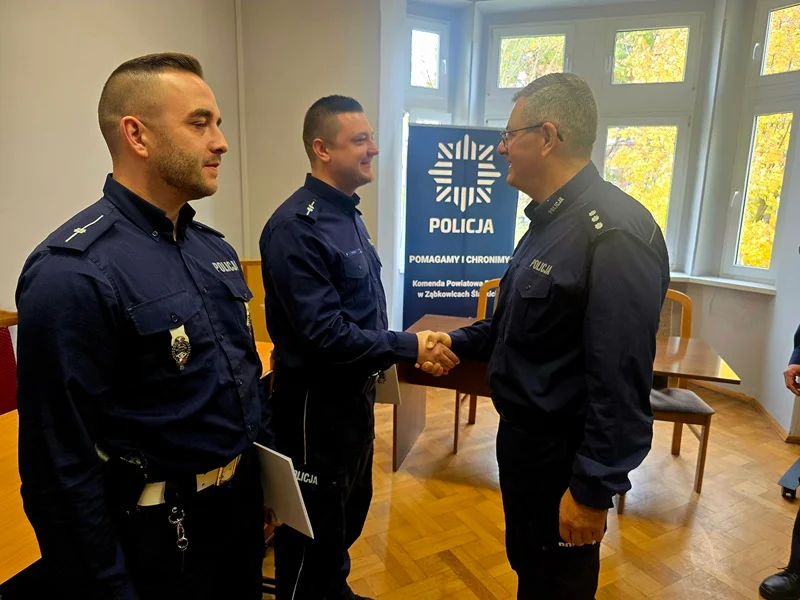 ZĄBKOWICCY POLICJANCI Z AWANSAMI I WYRÓŻNIENIAMI! TO DOWÓD PROFESJONALIZMU I PASJI DO SŁUŻBY