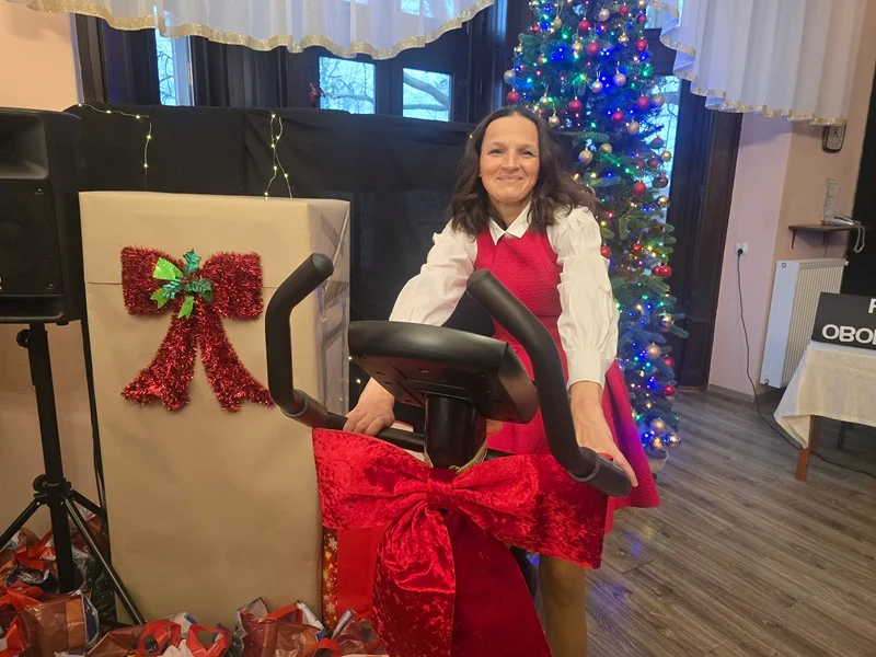 Mikołajki pełne dobra i uważności. Policjanci z powiatu ząbkowickiego w Domu Pomocy Społecznej [galeria]