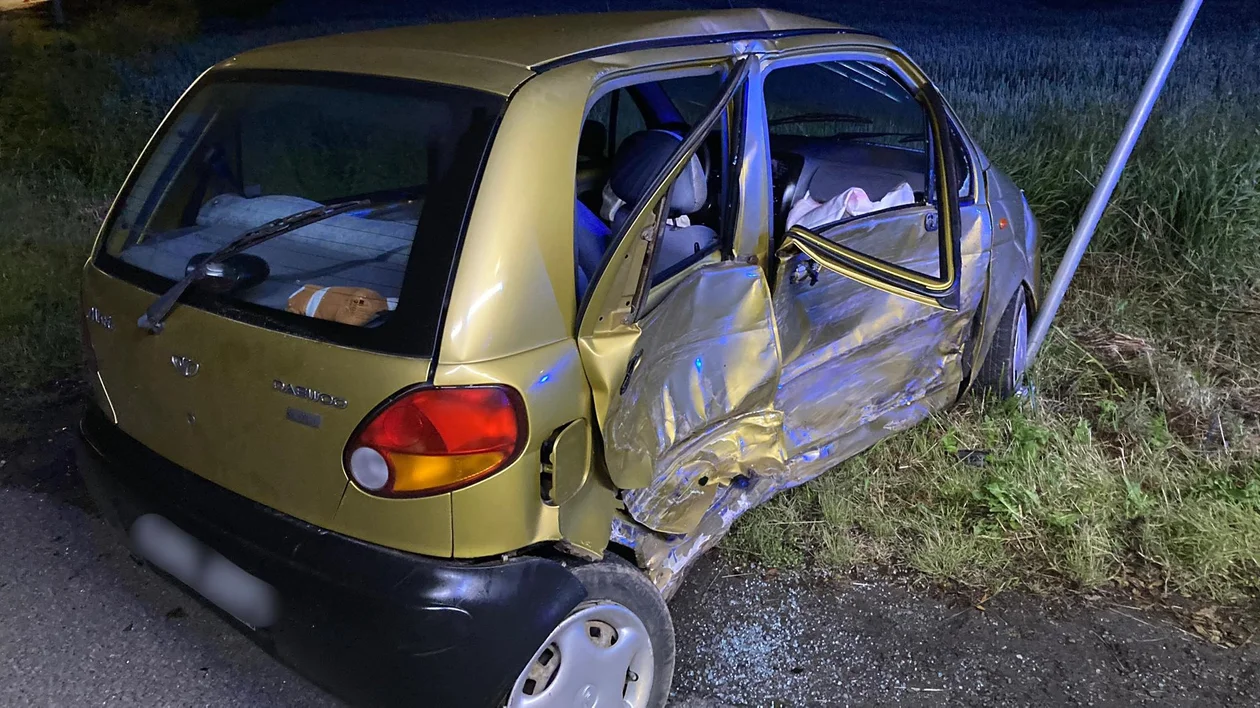 Gmina Nowa Ruda. Kierowca matiza wymusił pierwszeństwo. Jedna osoba trafiła do szpitala