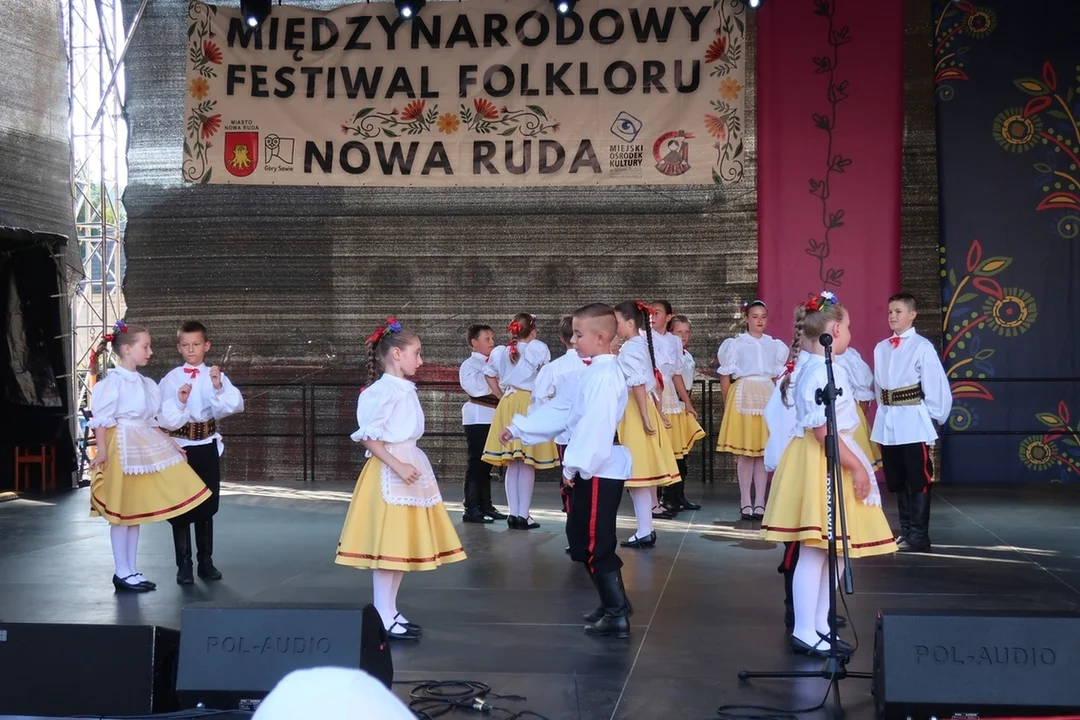 Nowa Ruda. Rozpoczął się Międzynarodowy Festiwal Folkloru [galeria]