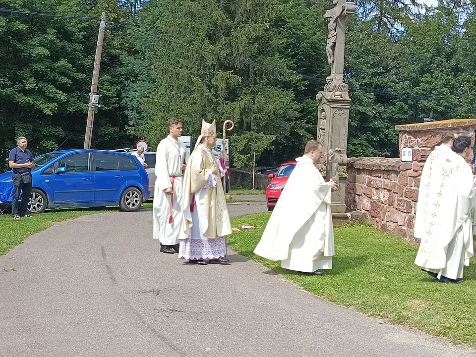 Niedzielne uroczystości odpustowe i piknik na Górze Świętej Anny w Nowej Rudzie [galeria]