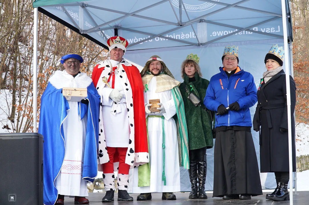 Orszak Trzech Króli przeszedł ulicami Jugowa. Było kolorowo i wesoło [galeria]