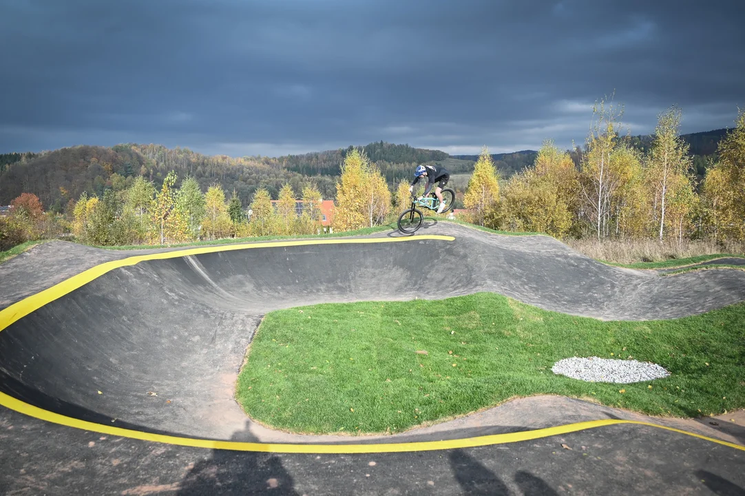 Tor rowerowy pumptrack w Lewinie Kłodzkim [galeria]