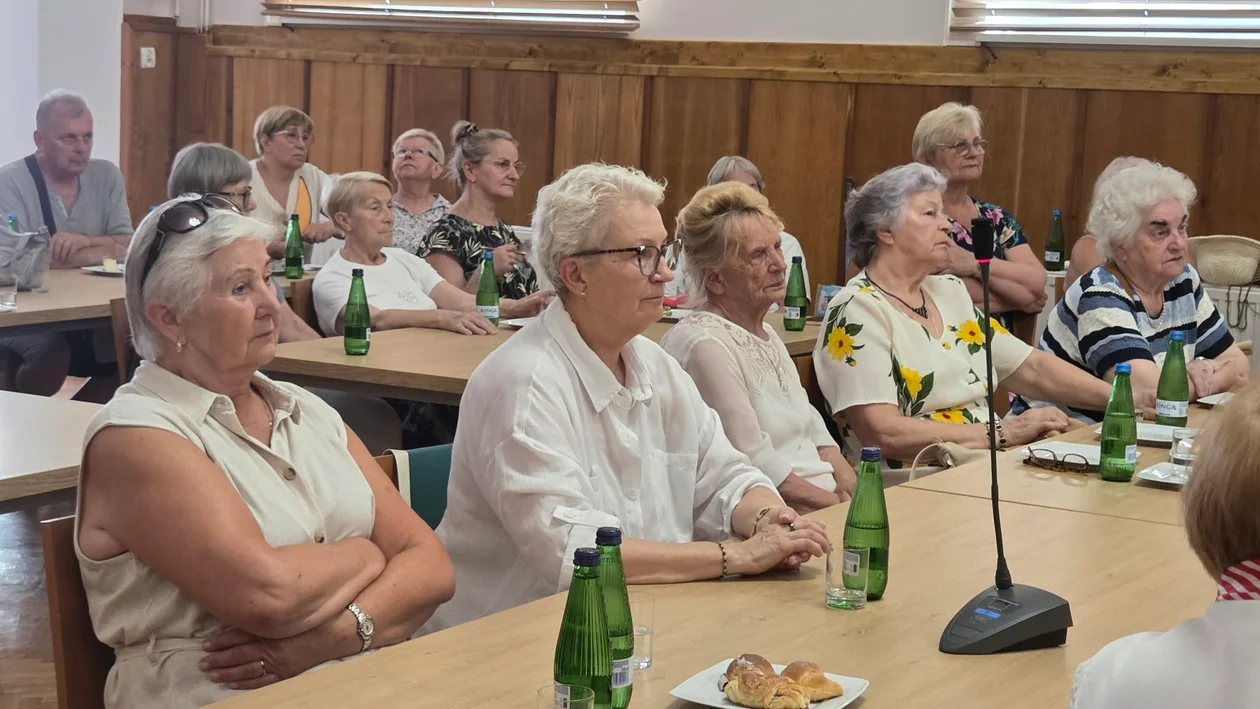 ZĄBKOWICE ŚLĄSKIE. Rozmawiali o spadkach, prawach konsumenta i bezpieczeństwie seniorów - Zdjęcie główne