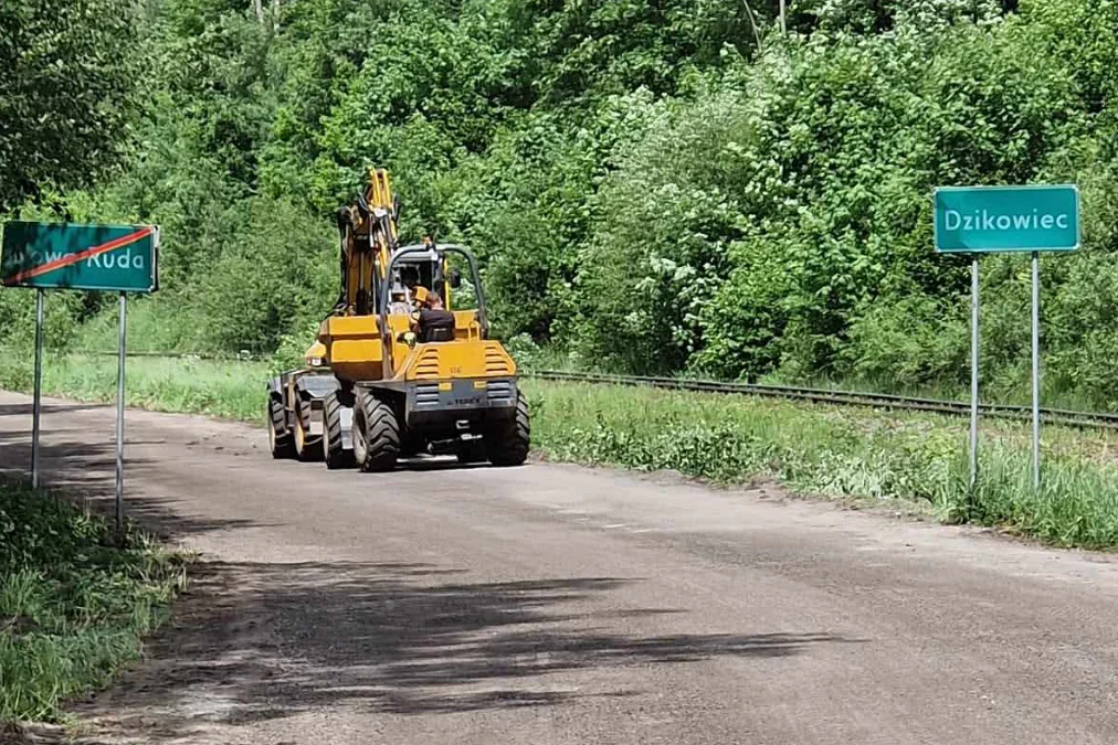 Do końca czerwca zakończy się remont drogi między Słupcem i Dzikowcem