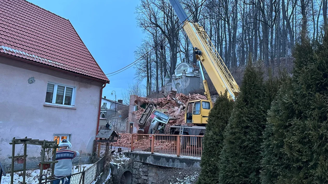 Wambierzyce. Wypadek na budowie