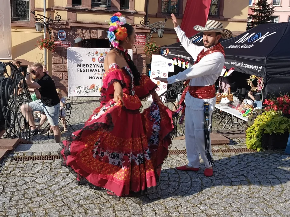 Nowa Ruda. Rozpoczął się Międzynarodowy Festiwal Folkloru [galeria]