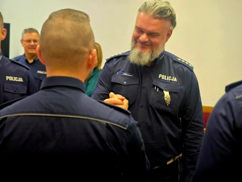 ZĄBKOWICCY POLICJANCI Z AWANSAMI I WYRÓŻNIENIAMI! TO DOWÓD PROFESJONALIZMU I PASJI DO SŁUŻBY