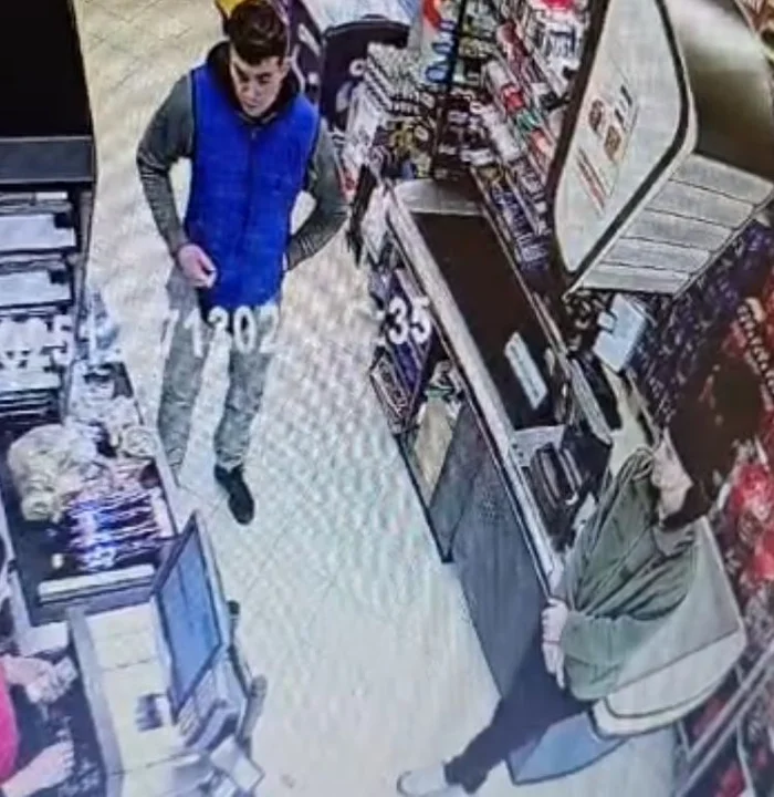 Bystrzyca Kłodzka. Policja publikuje wizerunki mężczyzn mogących mieć związek z kradzieżą roweru [zdjęcia]