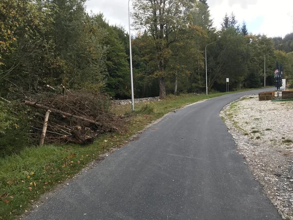 Okolice pękniętej tamy dwa tygodnie po przejściu fali powodziowej [zdjęcia]