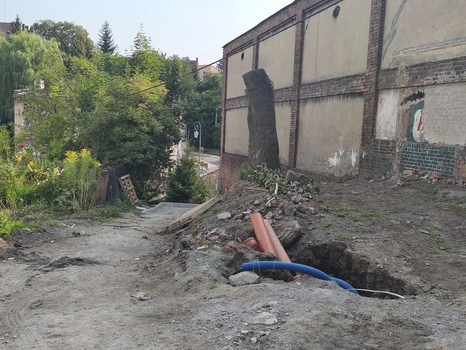 Nowa Ruda. Trwają prace przy budowie nowoczesnych przestrzeni rekreacyjnych [galeria]