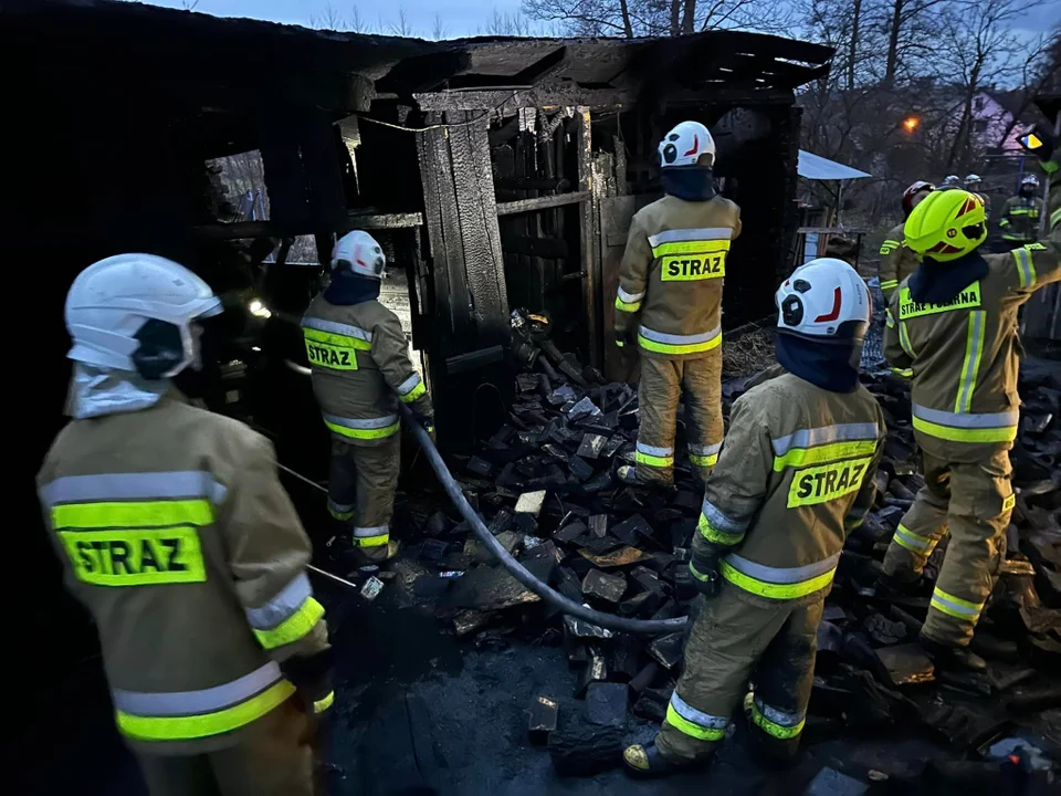 Gmina Nowa Ruda: Pożar komórek lokatorskich w Dzikowcu