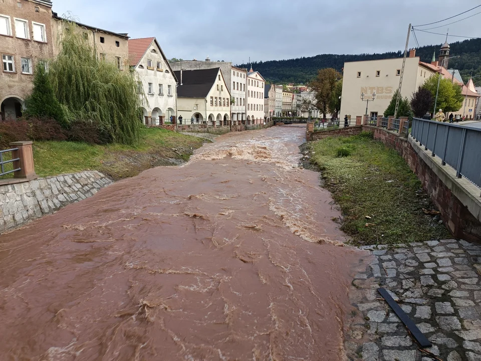 Nowa Ruda. Opada woda w Woliborce i Włodzicy [galeria] - Zdjęcie główne