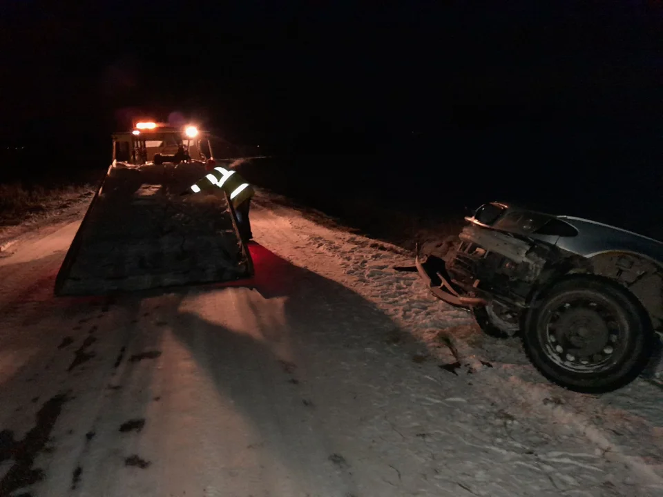 Wypadek BMW na drodze Bobolice - Sieroszów