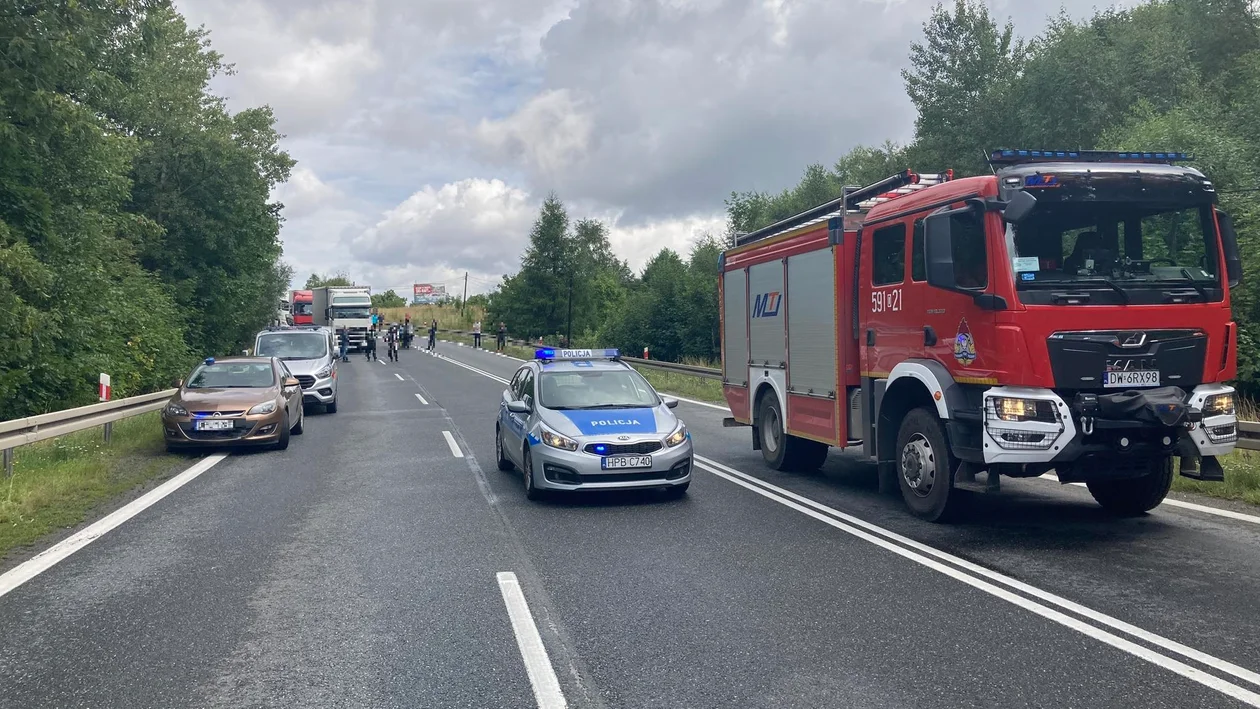 Śmiertelny wypadek na krajowej ósemce. Droga jest zablokowana