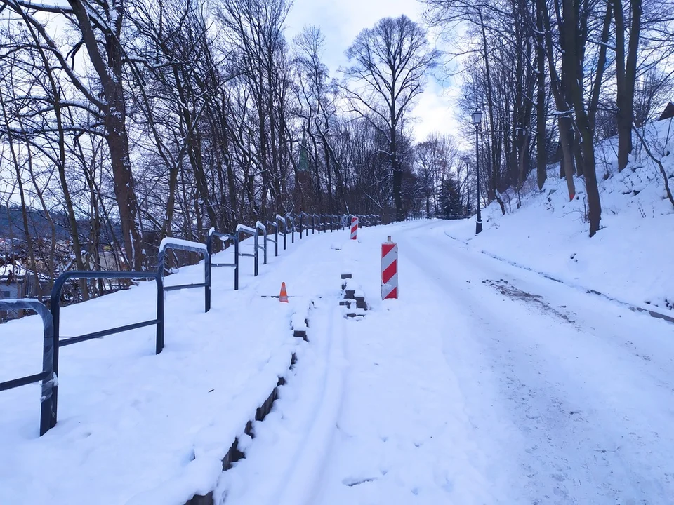 Koniec prac na ulicach Kościelnej i Martwej w Nowej Rudzie. Kiedy nimi przejedziemy?