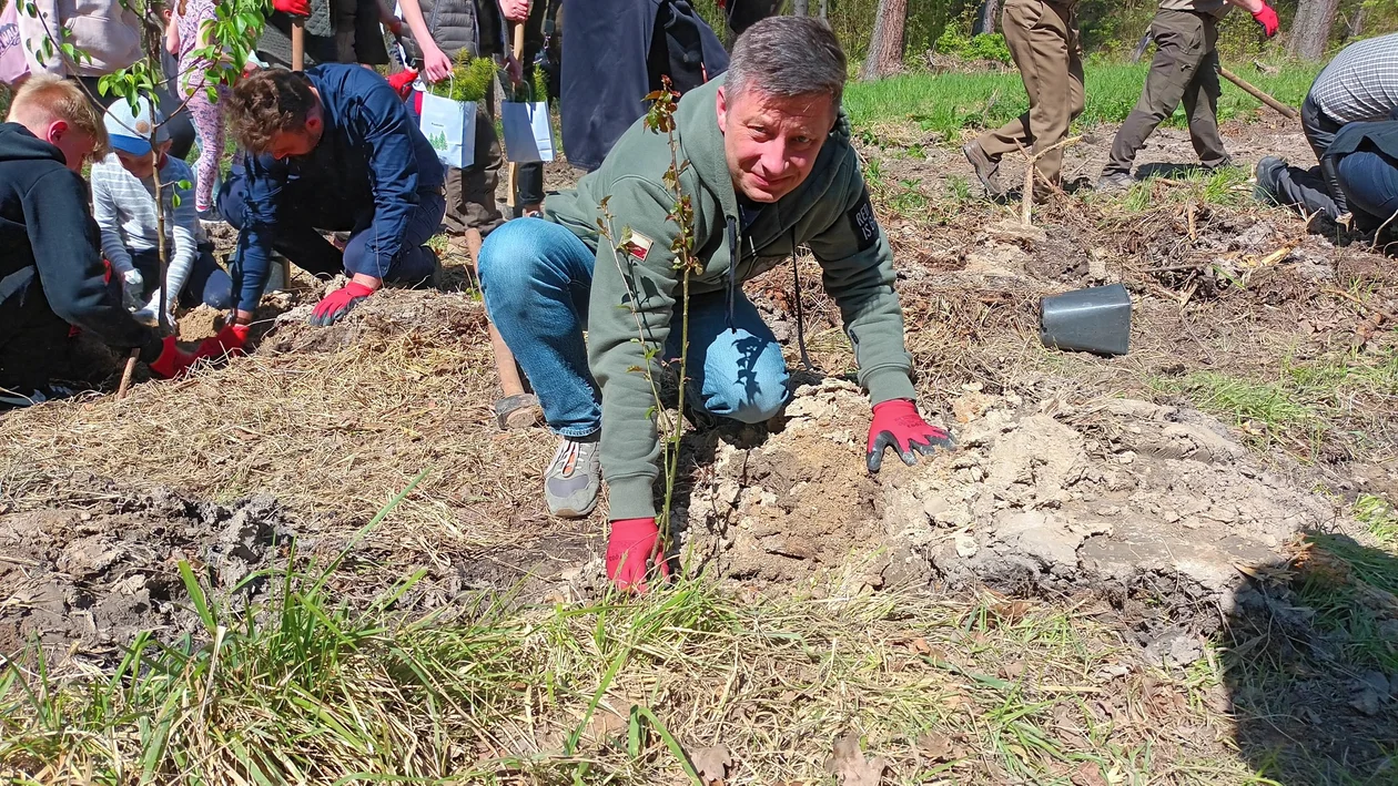 Nadleśnictwo Jugów. Posadzili las im. Jana Pawła II