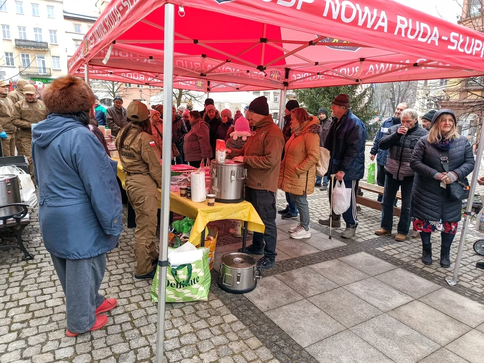 Nowa Ruda. Za nami Wigilia Opłatkowa na rynku [galeria]