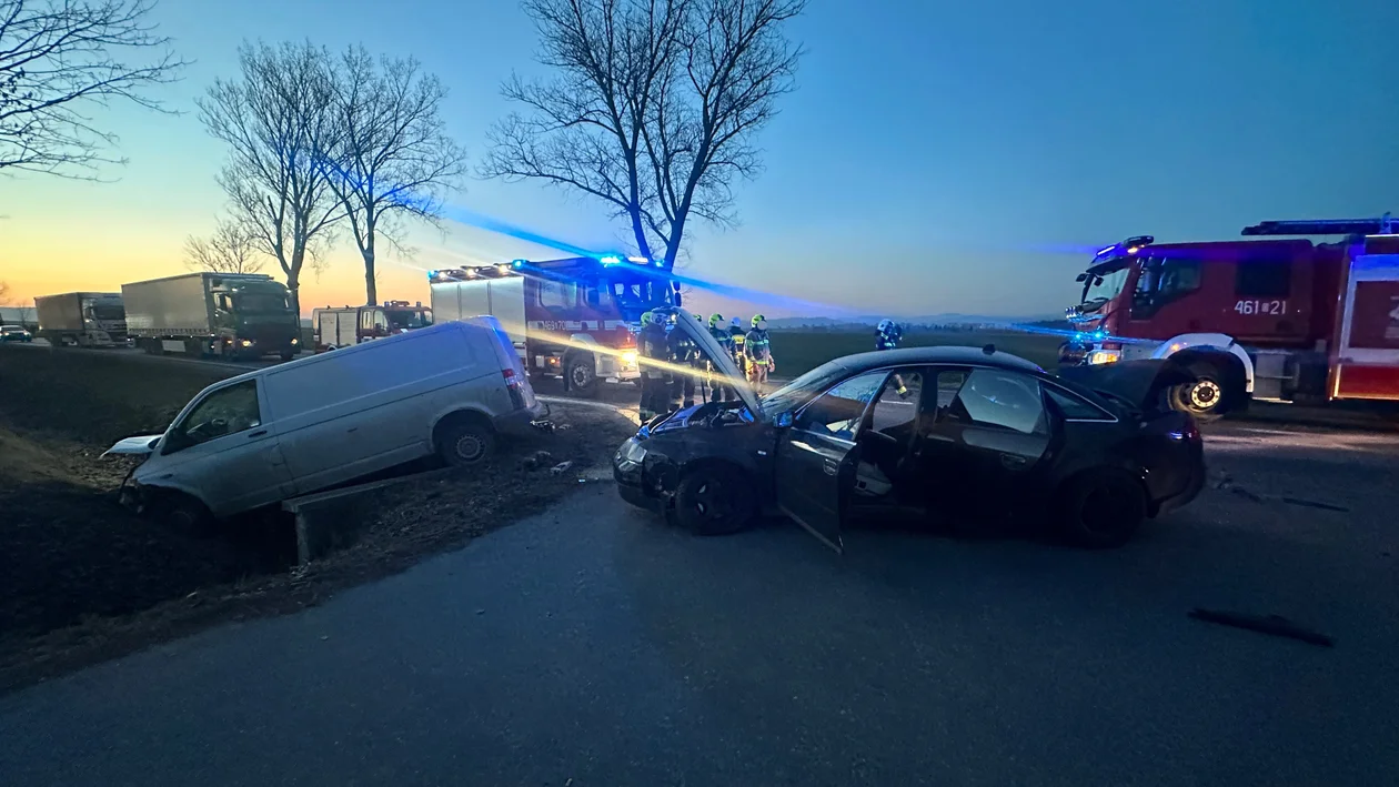 Szalejów Dolny - zderzenia trzech pojazdów na DK8