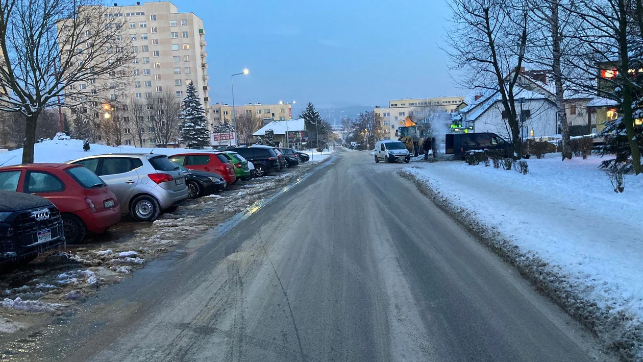 Awaria wodociągu na os. Kruczkowskiego w Kłodzku