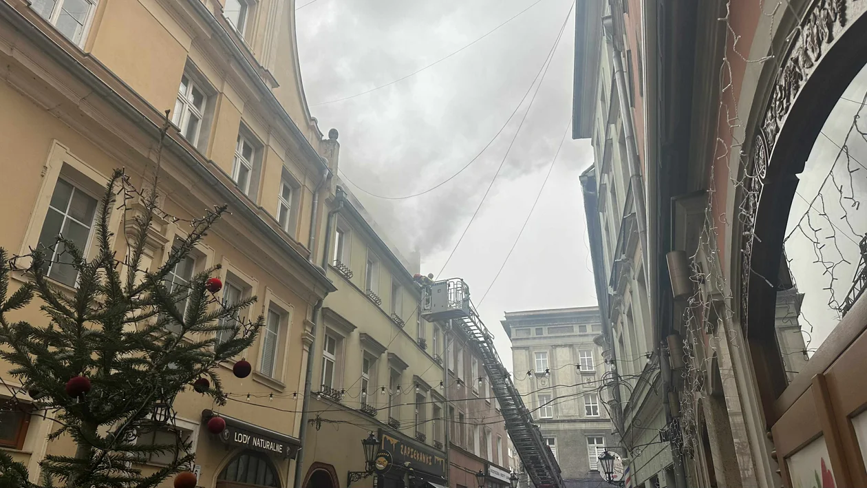 Kłodzko - śmiertelny pożar kamienicy na ul. Kościelnej - Zdjęcie główne