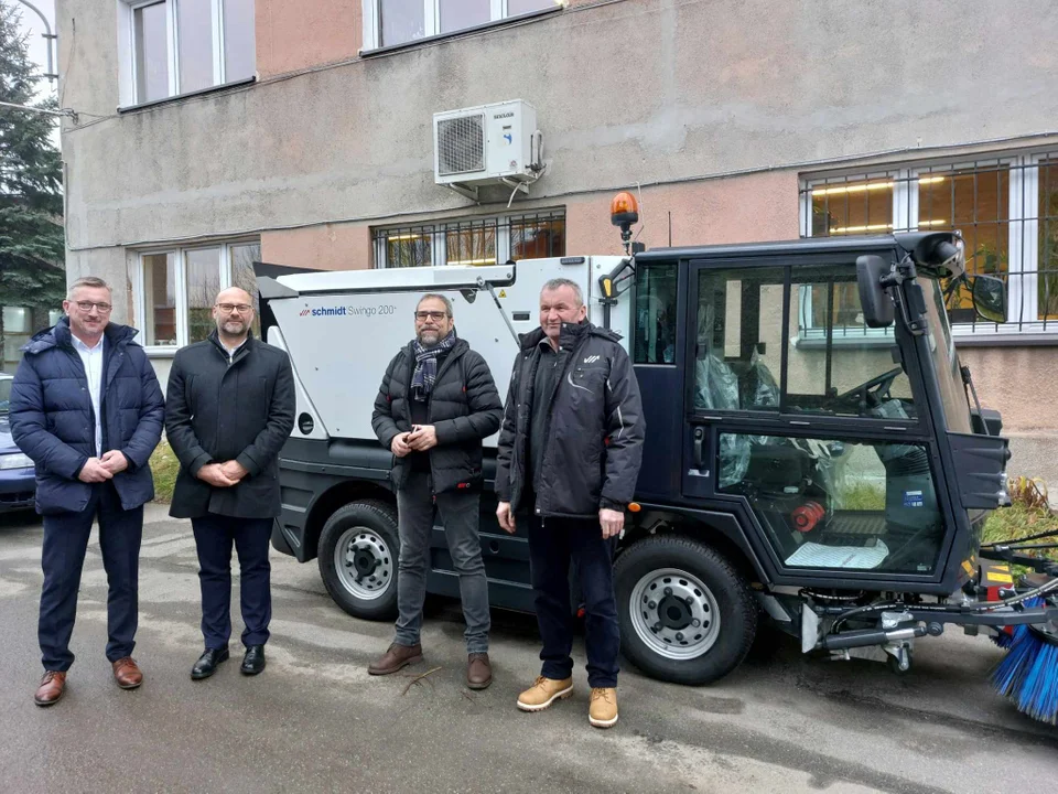 Kłodzko. Nowa zamiatarka pomoże w utrzymaniu czystości w mieście [zdjęcia]