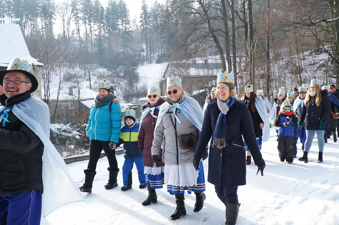 Orszak Trzech Króli przeszedł ulicami Jugowa. Było kolorowo i wesoło [galeria]