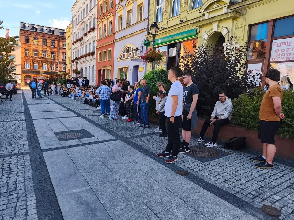 Nowa Ruda. Narodowe czytanie - Jan Kochanowski na Rynku [galeria]
