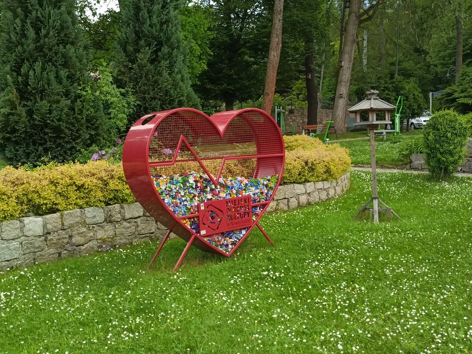 Nowa Ruda. Koniec ze zbiórką plastikowych nakrętek na cele charytatywne i w ramach konkursu?