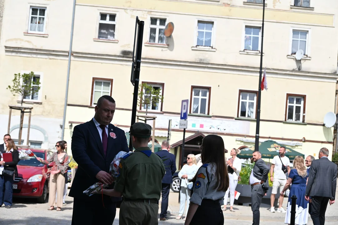 Powiatowe i miejskie uroczystości upamiętniające uchwalenie Konstytucji 3 Maja w Kłodzku [galeria]