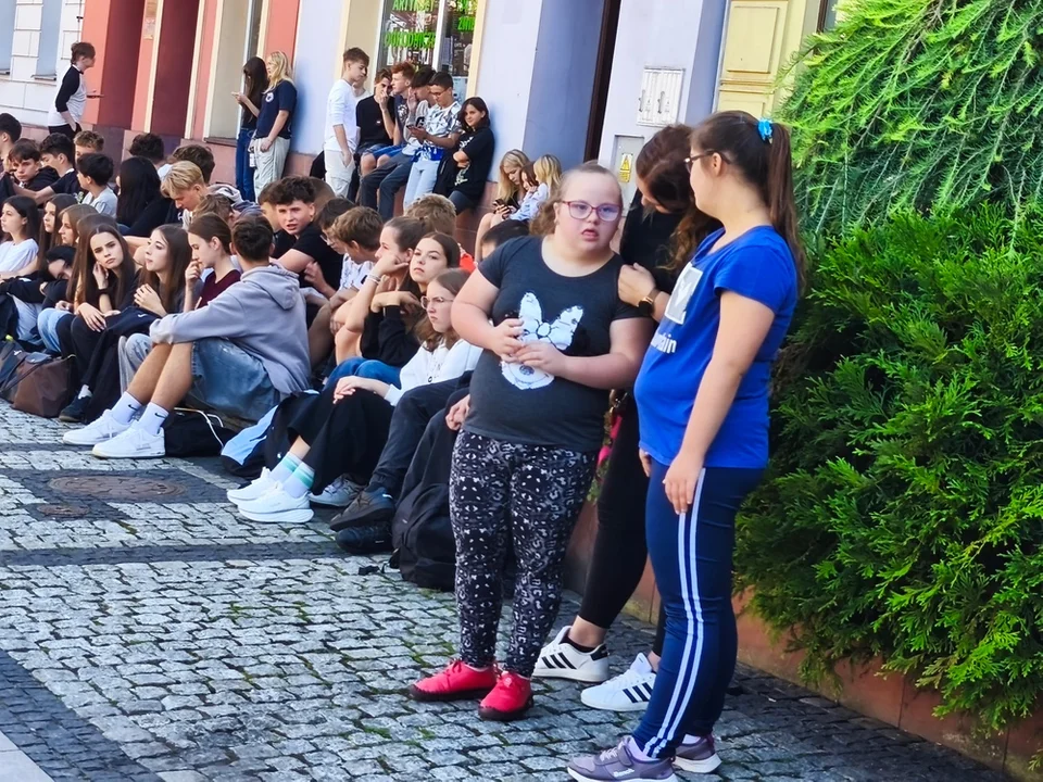 Nowa Ruda. Narodowe czytanie - Jan Kochanowski na Rynku [galeria]