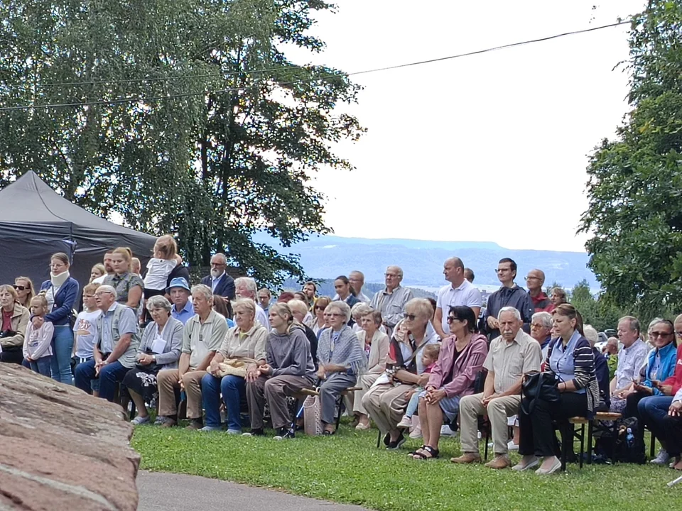 Niedzielne uroczystości odpustowe i piknik na Górze Świętej Anny w Nowej Rudzie [galeria]