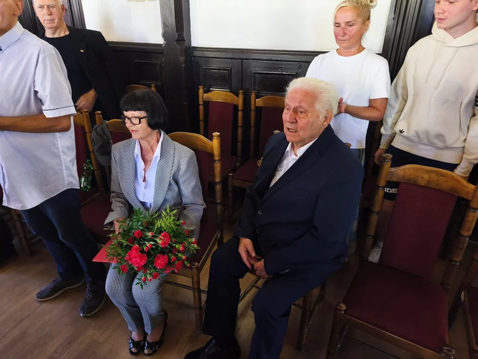 Lekarze z sercem uhonorowani w Nowej Rudzie! Wzruszająca uroczystość w ratuszu [zdęcia]