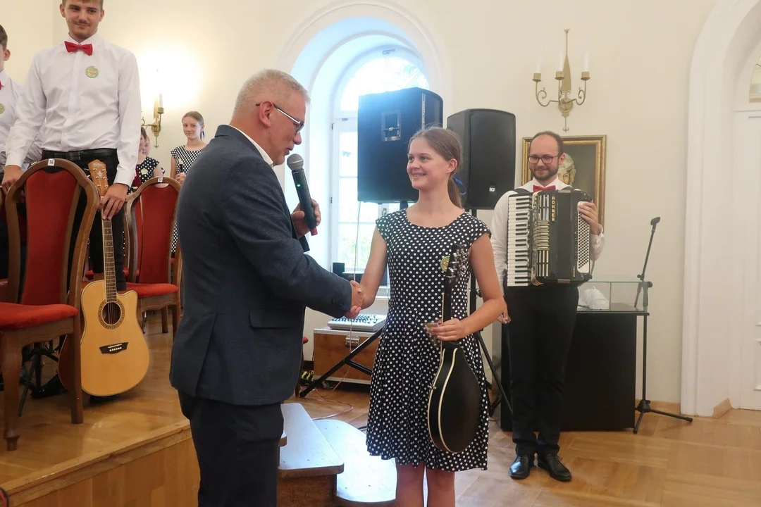 Duszniki-Zdrój. Cudowny koncert muzyki filmowej (i nie tylko) na deskach Teatru Zdrojowego.