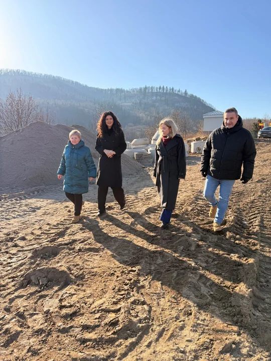 Gmina Bardo. Postępują prace przy budowie osiedla dla powodzian