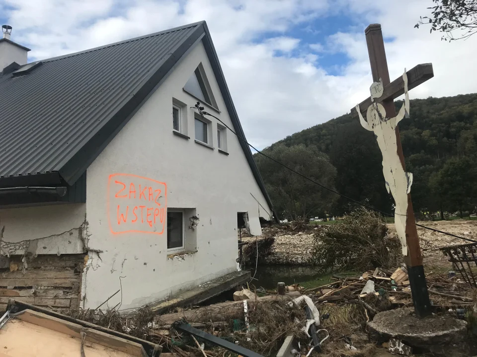 Radochów po powodzi. Rozmawialiśmy z jednym z poszkodowanych [zdjęcia] - Zdjęcie główne