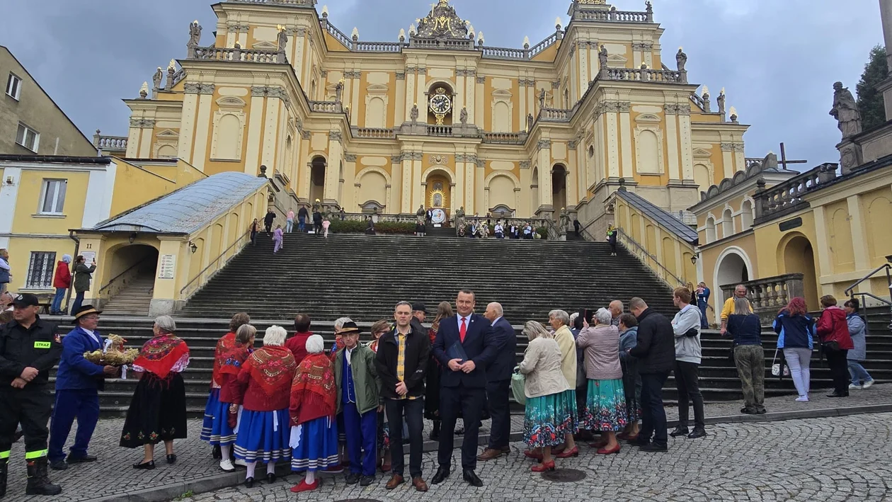 Senator Aleksander Szwed na dożynkach wiejskich w Wambierzycach [zdjęcia]