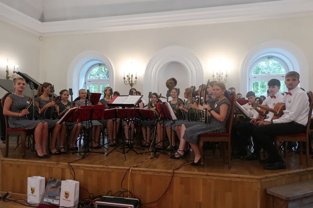 Duszniki-Zdrój. Cudowny koncert muzyki filmowej (i nie tylko) na deskach Teatru Zdrojowego.