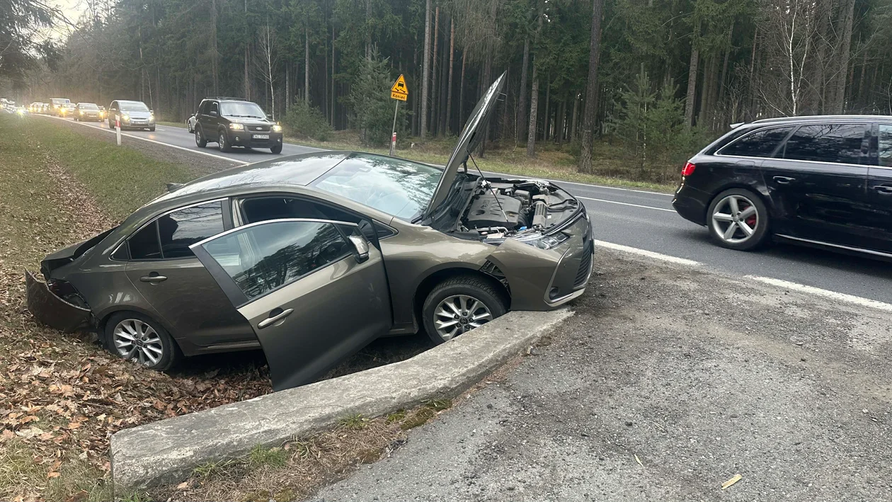 Polanica Zdrój - zderzenia dwóch aut na DK8