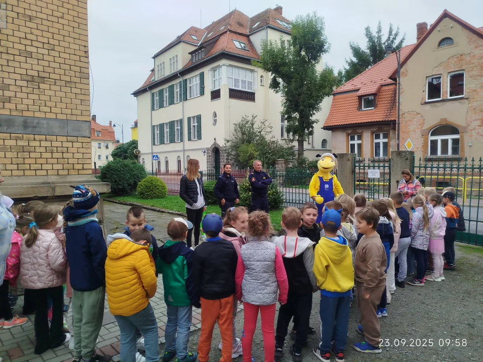 Bystrzyca Kłodzka. Akcja edukacyjna „Bezpieczna droga do szkoły” [galeria]