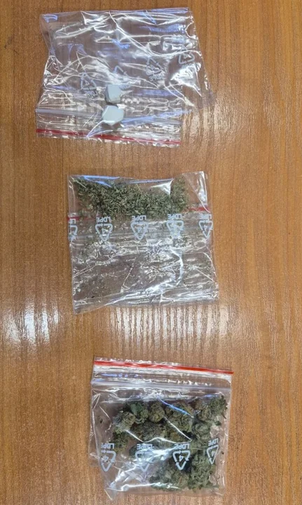 Od kontroli drogowej do przeszukania mieszkania. Co policja znalazła w mieszkaniu 39-latka?