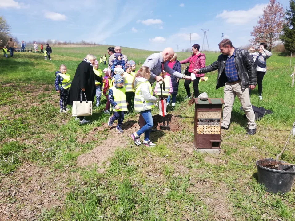 Gmina Radków. Otwarcie Sadu Wiejskiego w Tłumaczowie