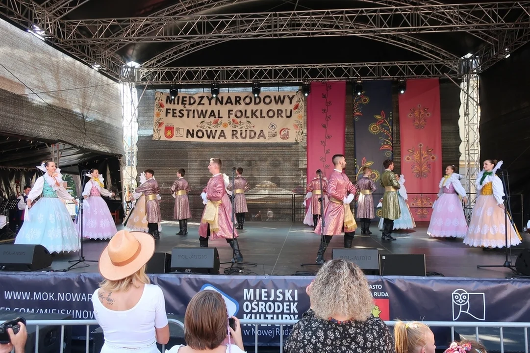 Nowa Ruda. Rozpoczął się Międzynarodowy Festiwal Folkloru [galeria]