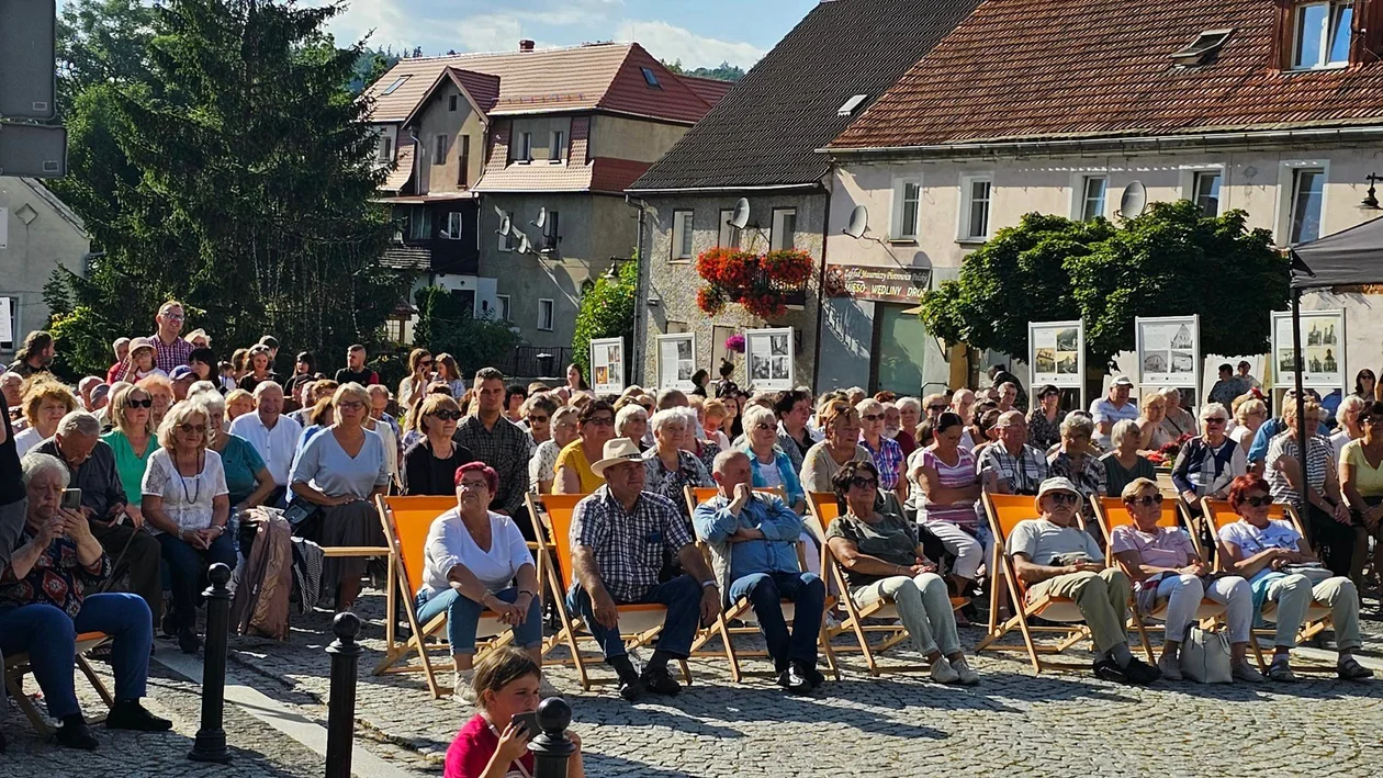 Zespół Pieśni i Tańca Śląsk kolejny raz wystąpił w Bardzie