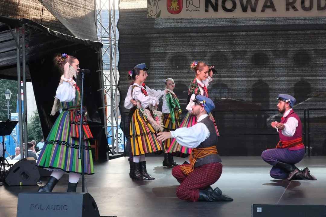 Nowa Ruda. Rozpoczął się Międzynarodowy Festiwal Folkloru [galeria]