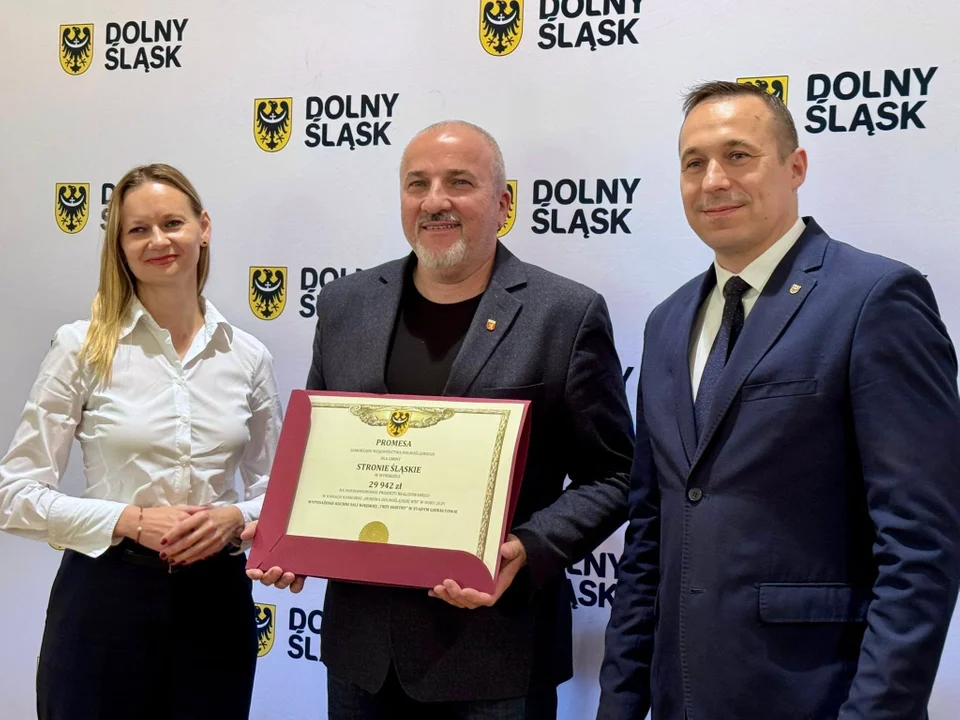 Stronie Śląskie. Wręczenia Promes w Starym Wielisławiu [galeria]
