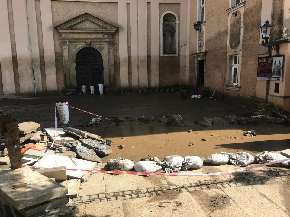 Klasztor Franciszkanów został zalany. Ogromne straty