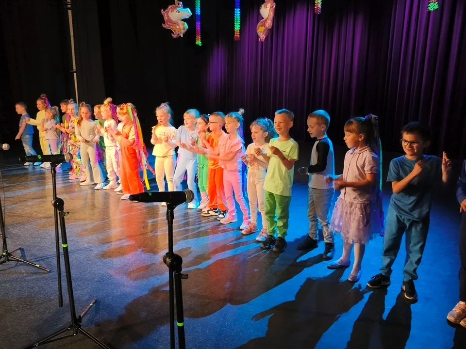 Nowa Ruda. Kolorowy Festiwal Piosenki Przedszkolnej w Miejskim Ośrodku Kultury [galeria]