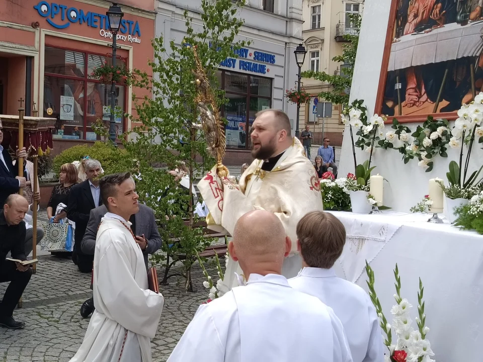 Boże Ciało w Nowej Rudzie. Ulicami przeszła uroczysta procesja [galeria]