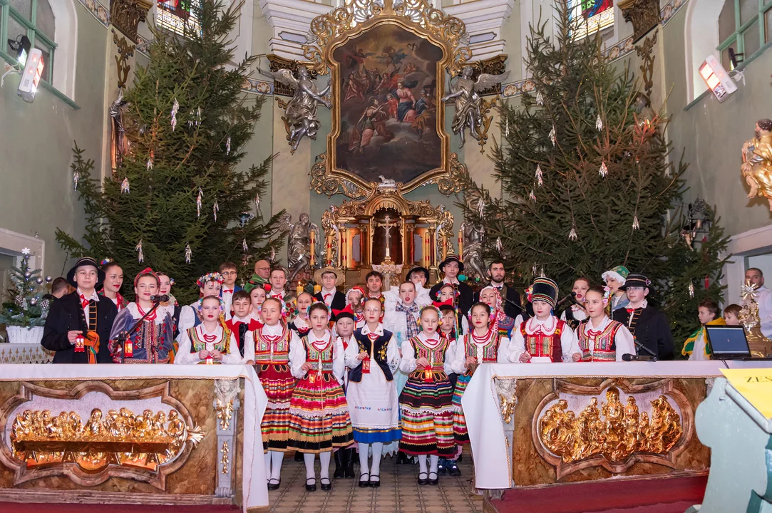 Jugowskie kolędowanie z Zespołem Pieśni i Tańca Nowa Ruda - Zdjęcie główne